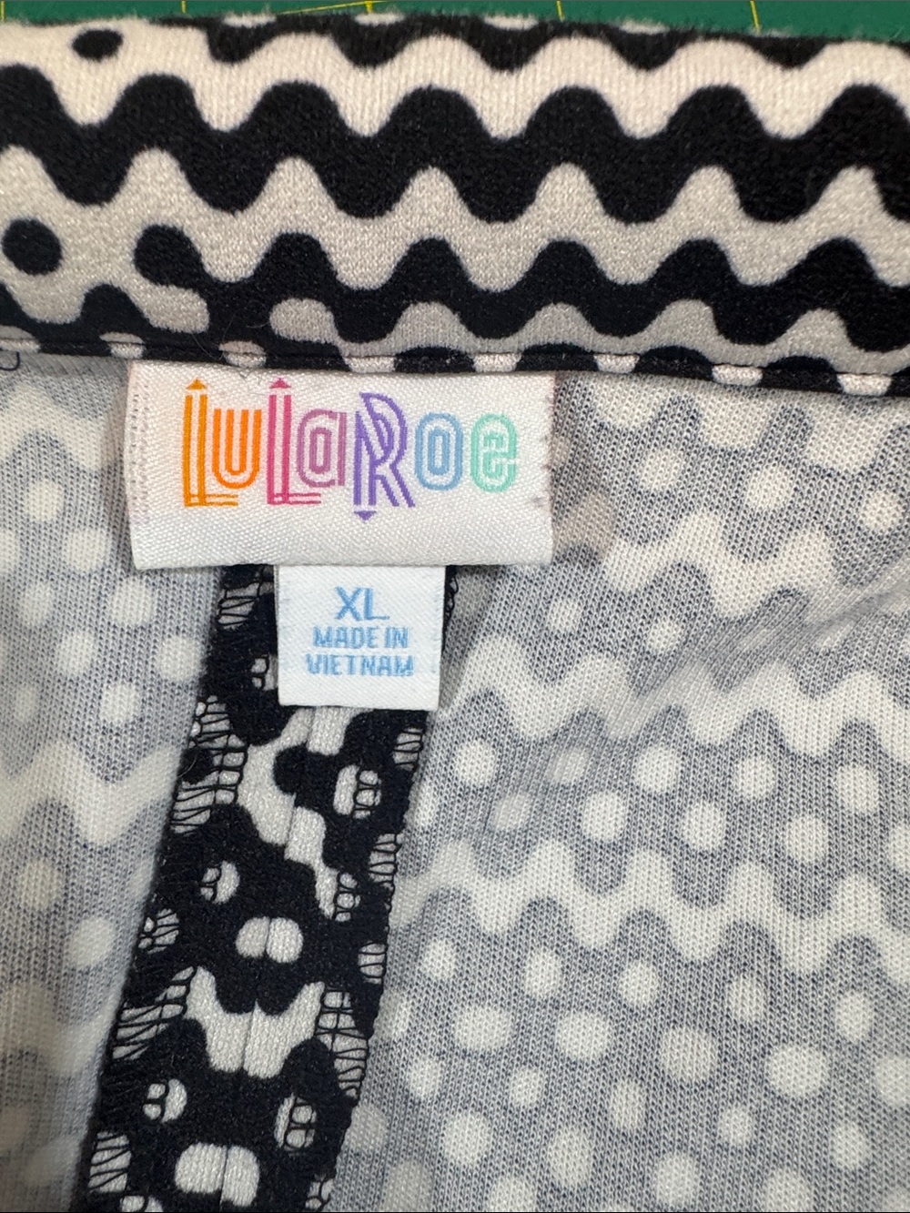 Lularoe Gwen Blazer- Black & White Patterned Women's Long Blazer Jacket - Picture 5 of 5